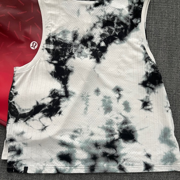 Lululemon Crop Top Mesh Back - Picture 2 of 4